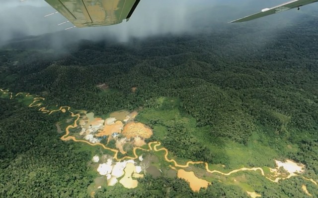 Mines illégales en terres Yanomami